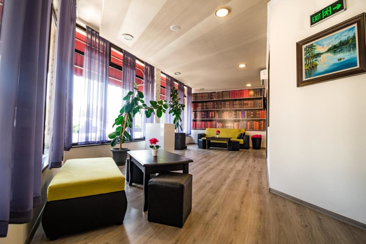 Отель Hotel Ostrova - Free Parking & WiFi Пловдив-14