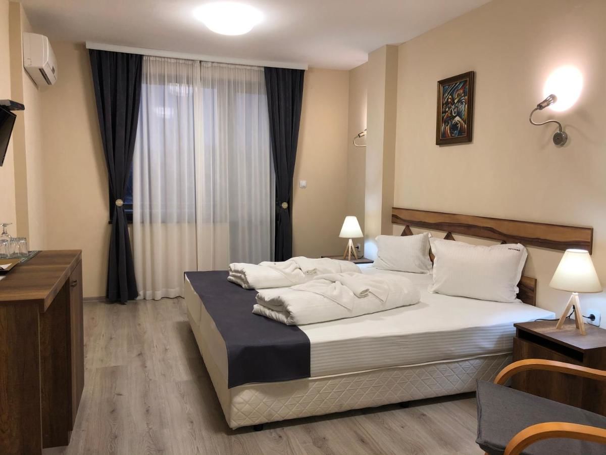 Отель Hotel Ostrova - Free Parking & WiFi Пловдив-44