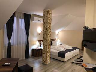 Отель Hotel Ostrova - Free Parking & WiFi Пловдив Люкс-1