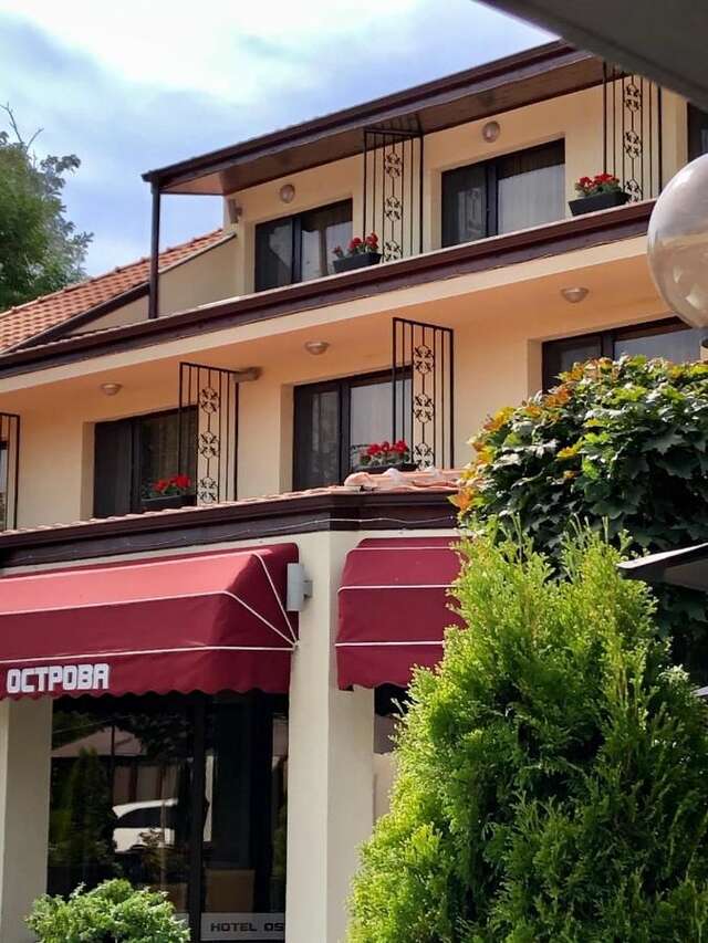 Отель Hotel Ostrova - Free Parking & WiFi Пловдив-5