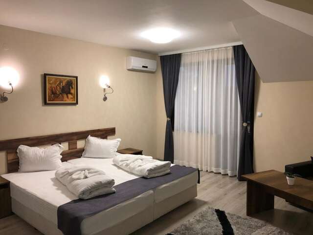 Отель Hotel Ostrova - Free Parking & WiFi Пловдив-40