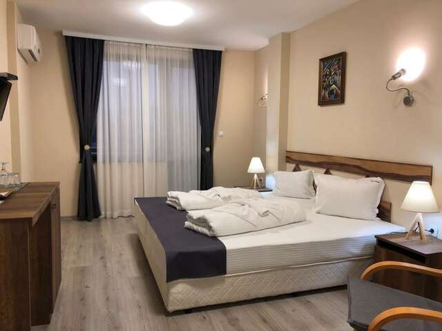 Отель Hotel Ostrova - Free Parking & WiFi Пловдив-43